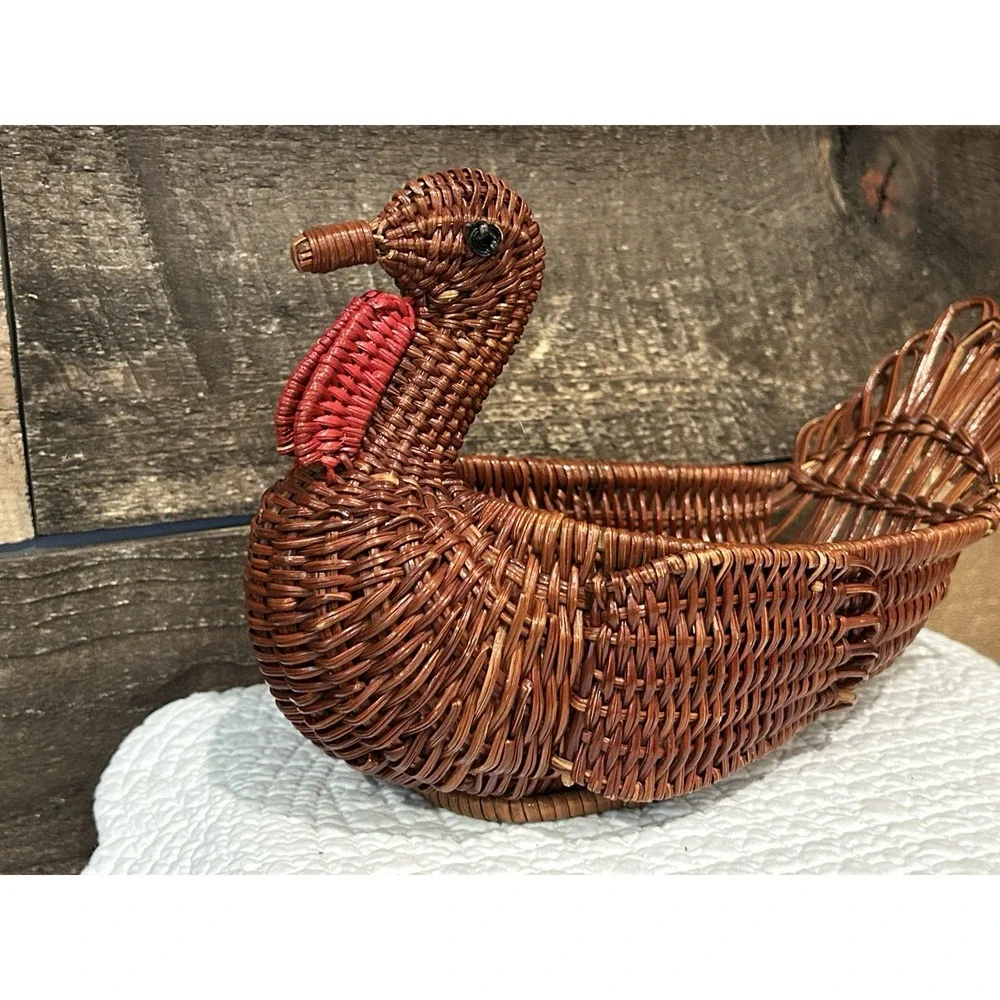 Vtg Woven Wicker Rattan Thanksgiving Turkey Basket Fall Centerpiece Brown Holidy